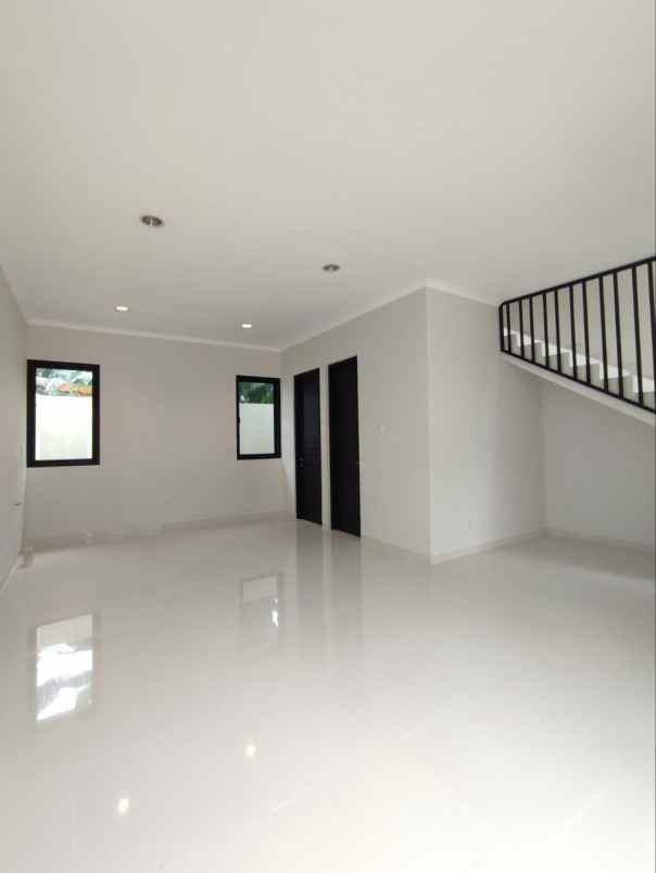dijual rumah lokasi strategis free