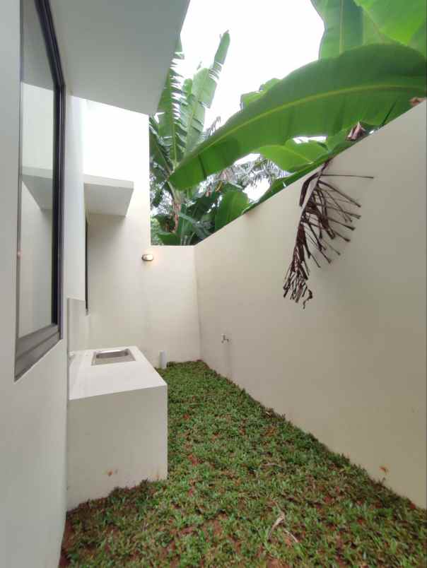 dijual rumah lokasi strategis free