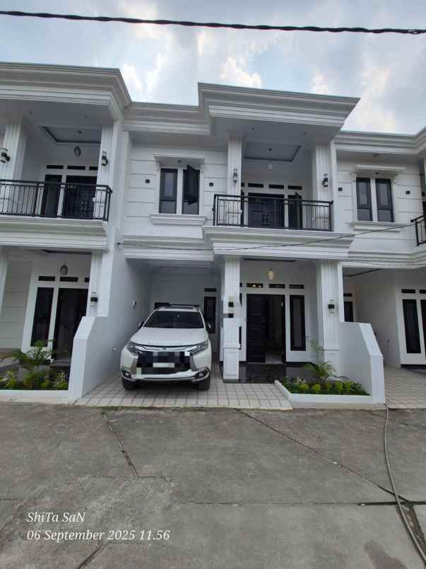 dijual rumah maharaja depok