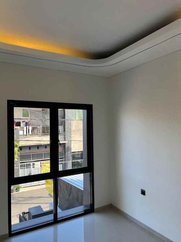 dijual rumah manukan