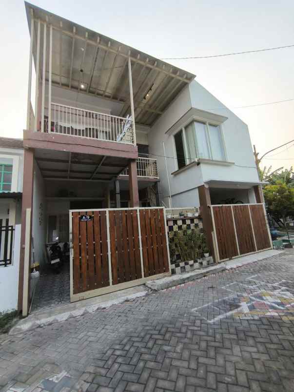 dijual rumah manukan sambikerep