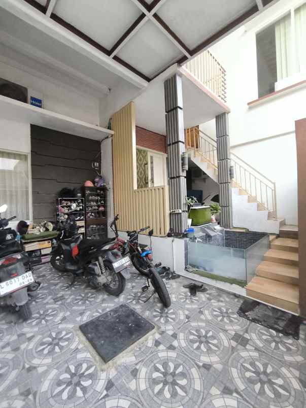 dijual rumah manukan sambikerep