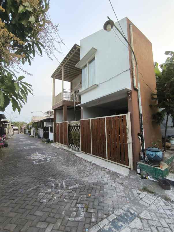 dijual rumah manukan sambikerep