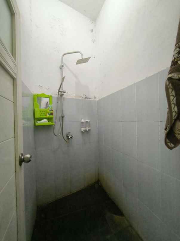 dijual rumah manukan sambikerep