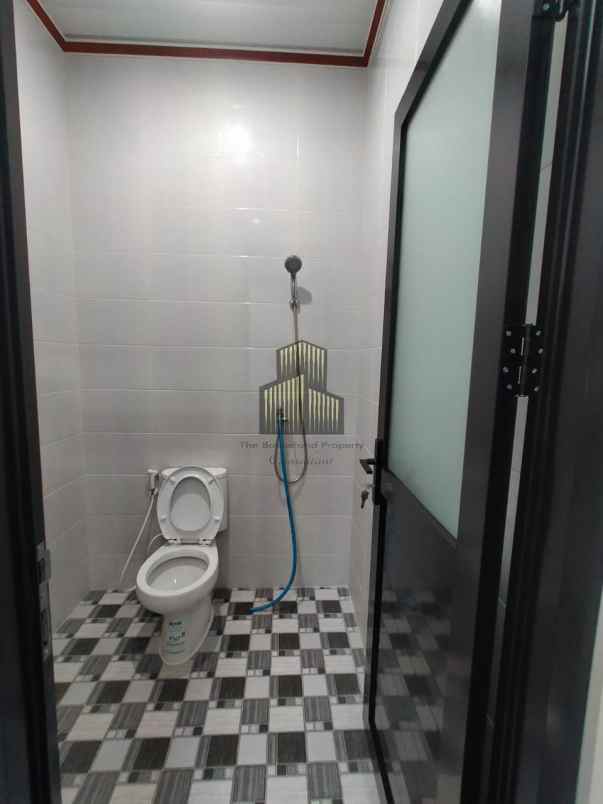 dijual rumah manyaran