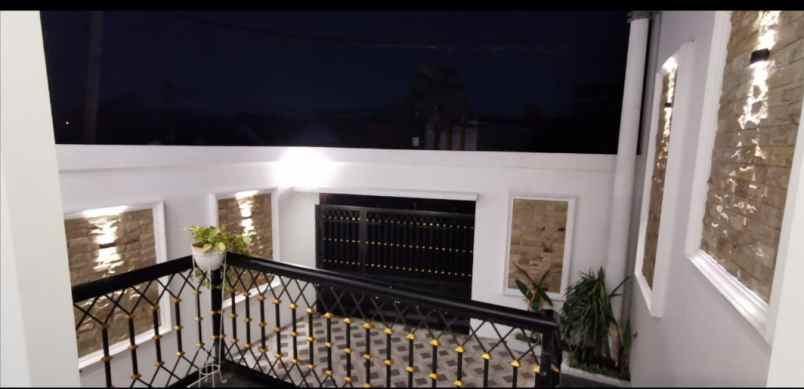 dijual rumah meruyung limo depok