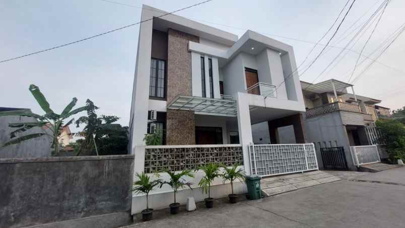 dijual rumah meruyung limo depok