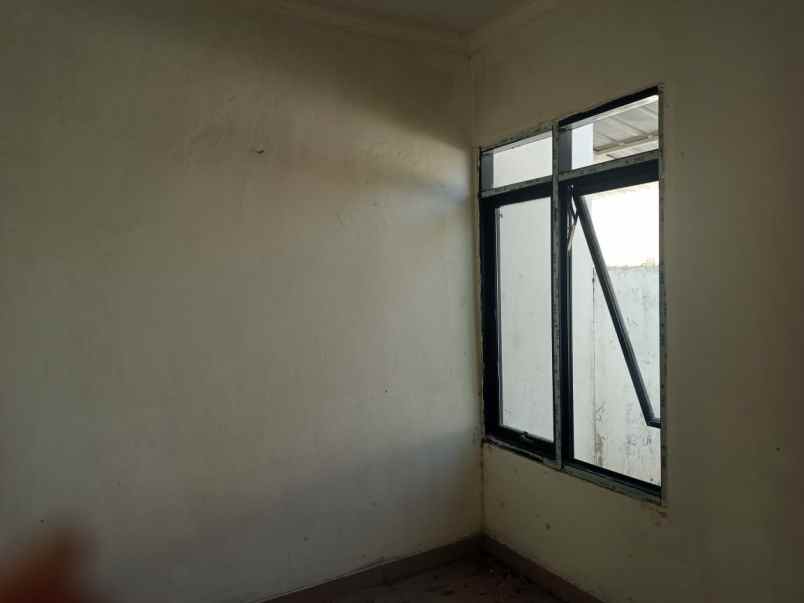 dijual rumah meruyung limo depok