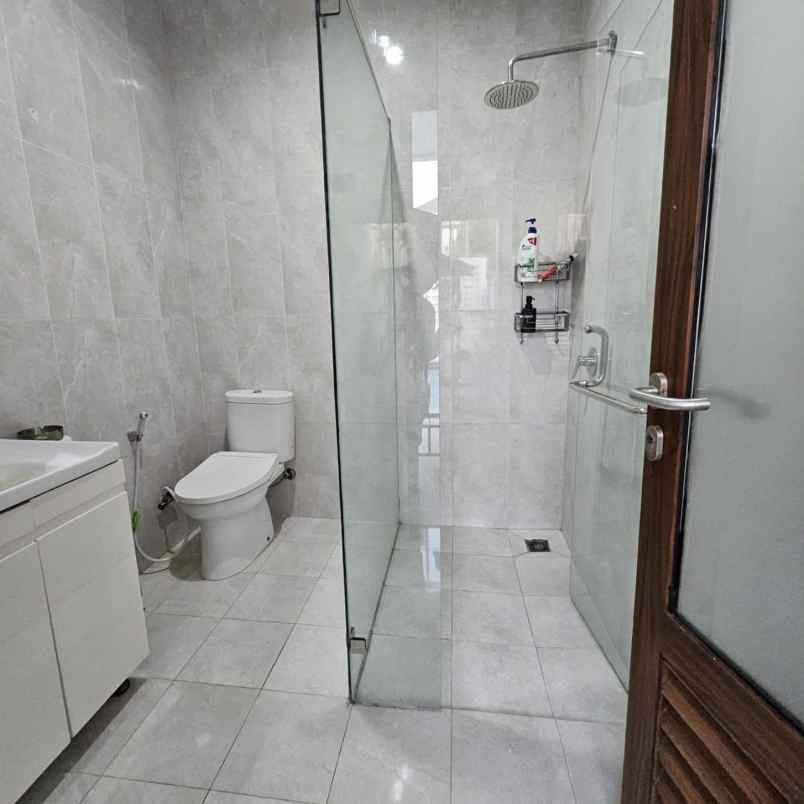 dijual rumah metland cakung