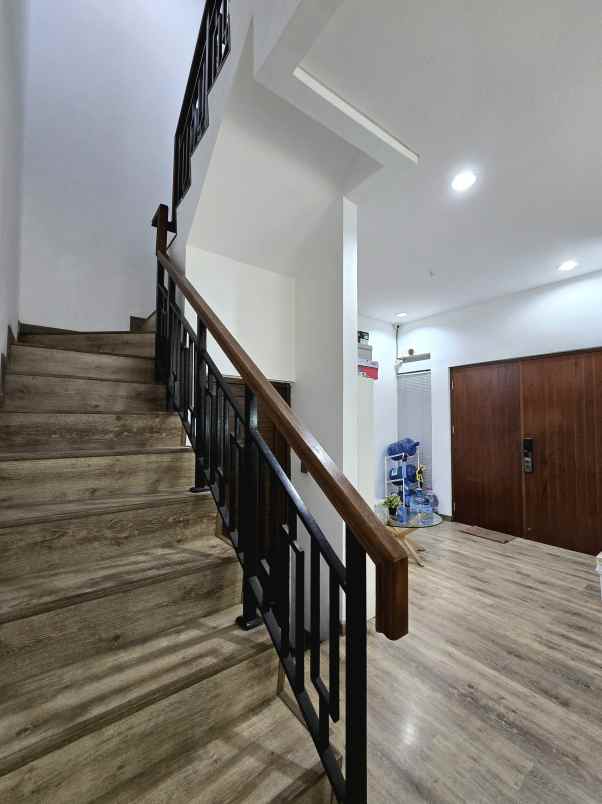 dijual rumah metland cakung