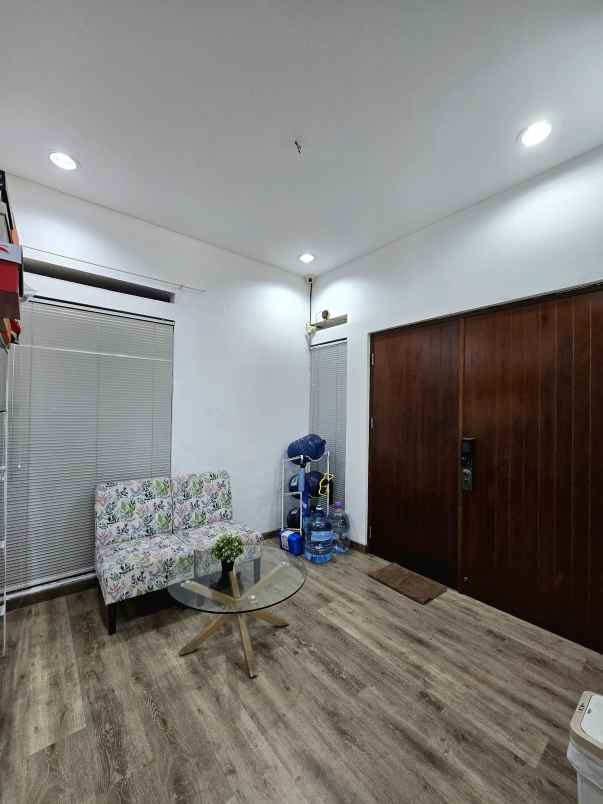 dijual rumah metland cakung