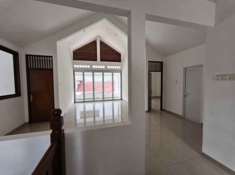 dijual rumah mewah di kawasan bintaro jakarta selatan
