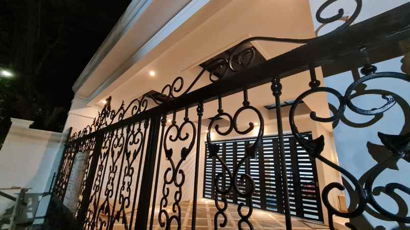 dijual rumah mewah siap huni lokasi sebrang citos