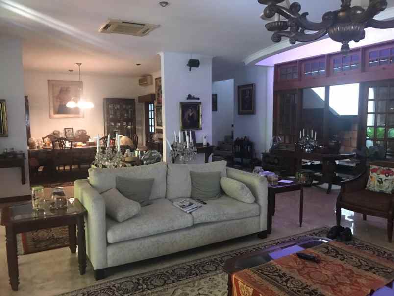 dijual rumah mewah swimming pool kawasan pondok pinang