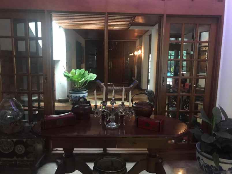 dijual rumah mewah swimming pool kawasan pondok pinang