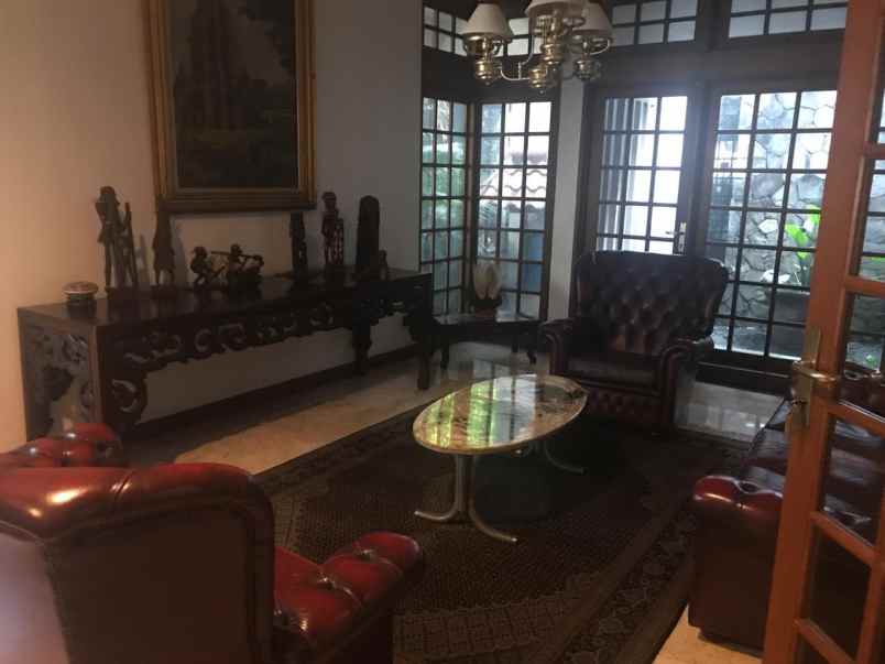 dijual rumah mewah swimming pool kawasan pondok pinang