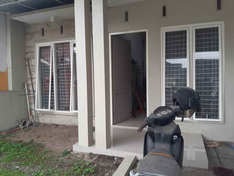 dijual rumah minimalis di kebonsari jl teuku umar