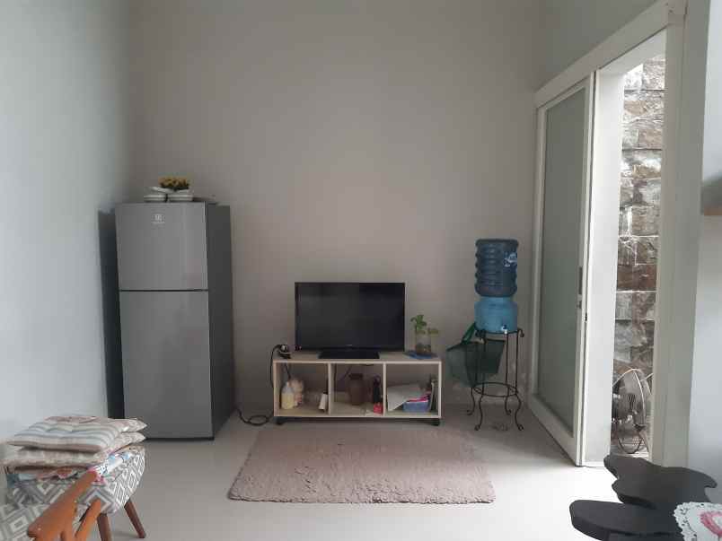 dijual rumah minimalis di kebonsari jl teuku umar