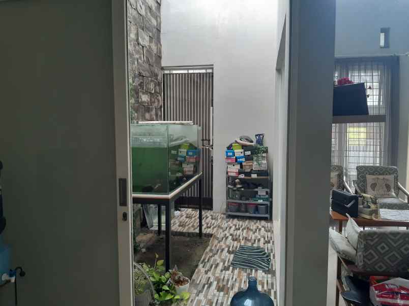 dijual rumah minimalis di kebonsari jl teuku umar