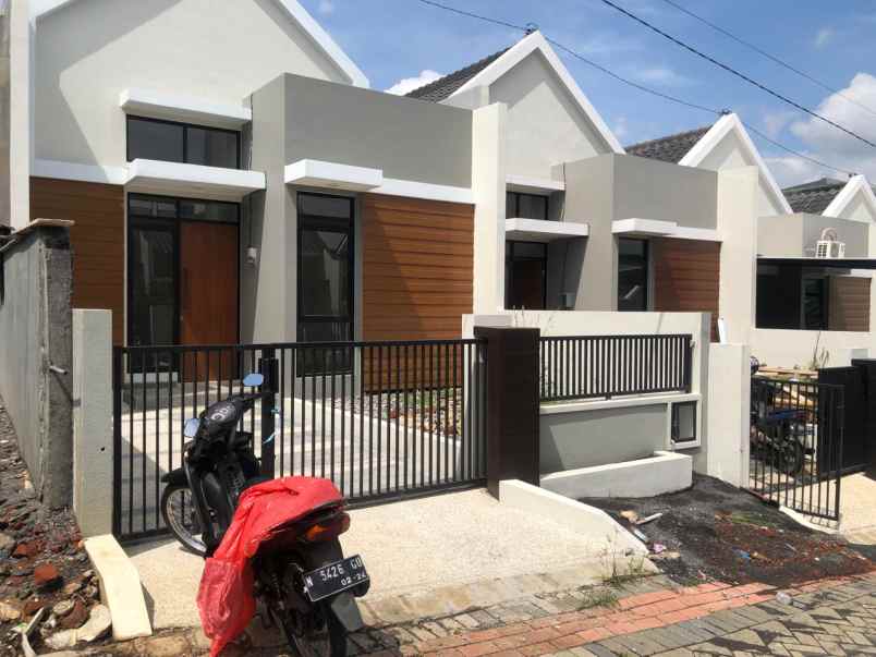 dijual rumah minimalis di malang dekat kampus 2 um