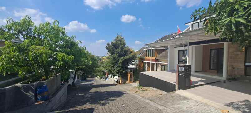 dijual rumah pandaran hills