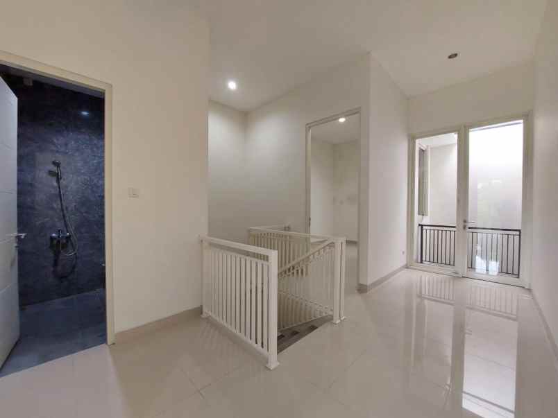 dijual rumah pantai mentari