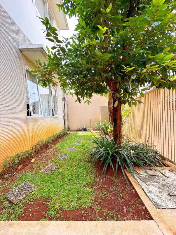 dijual rumah pasar minggu