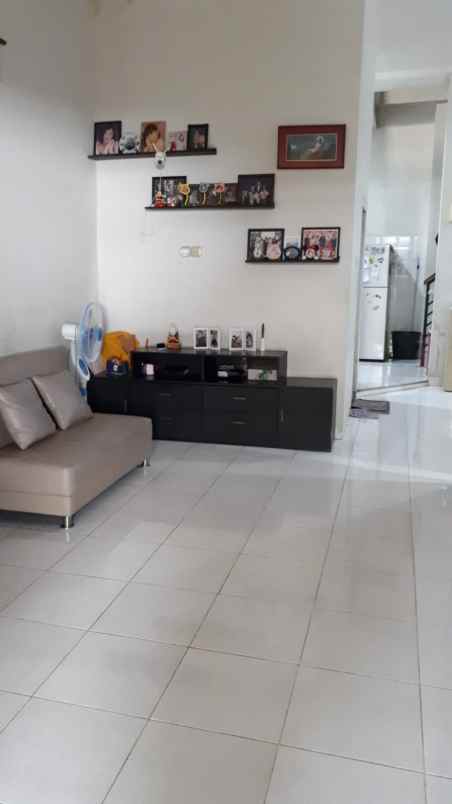 dijual rumah pegangsaan dua