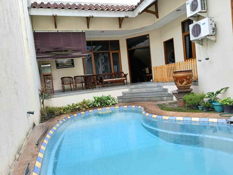 dijual rumah pejompongan baru