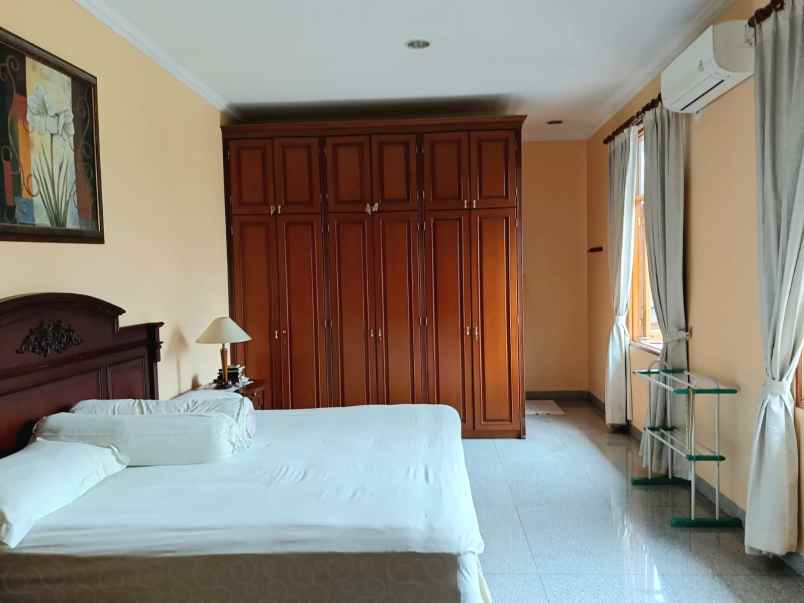 dijual rumah pejompongan baru