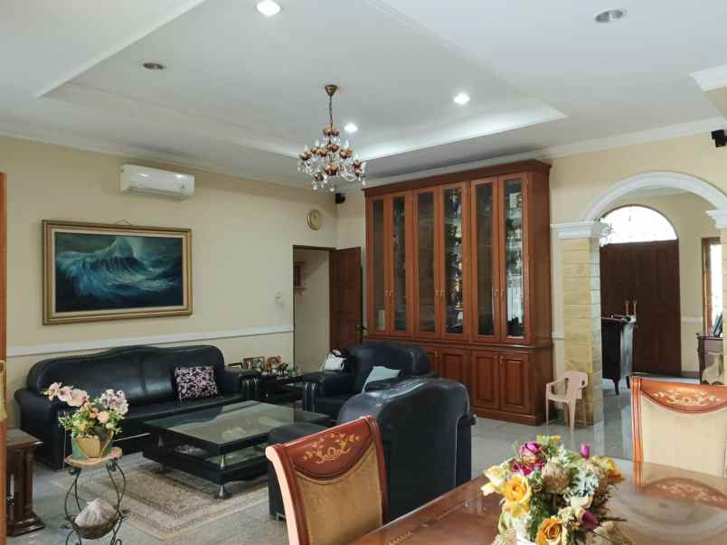 dijual rumah pejompongan baru