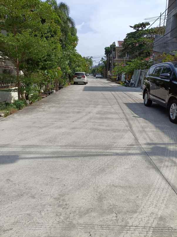 dijual rumah pelepah indah kelapa