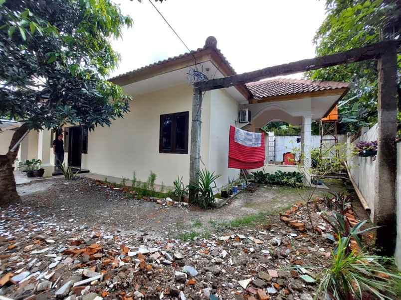 dijual rumah persada depok