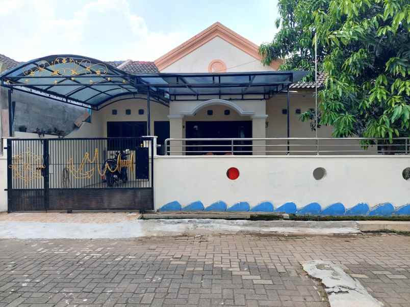 dijual rumah persada depok