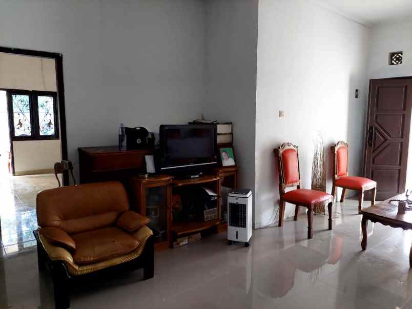 dijual rumah persada depok