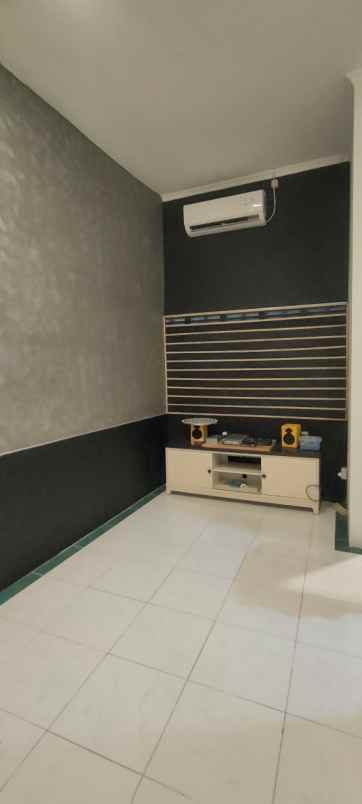 dijual rumah perum babatan pilang