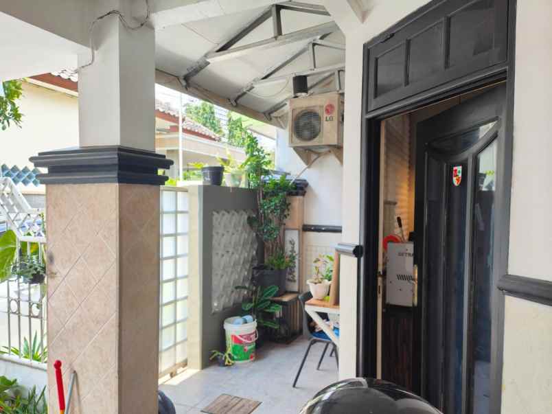 dijual rumah perum babatan pilang