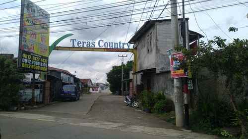 dijual rumah perum teras country recidence