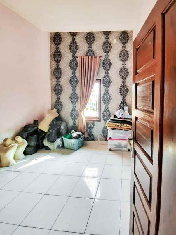 dijual rumah perumahan azhar blok a3 no