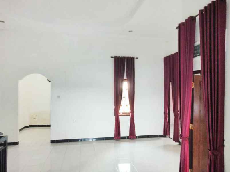 dijual rumah perumahan azhar blok a3 no