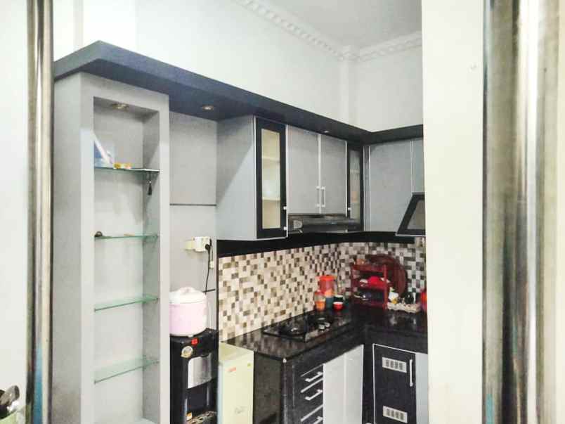 dijual rumah perumahan azhar blok a3 no