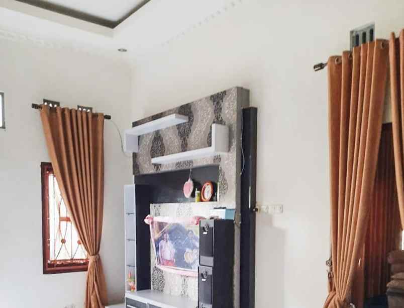 dijual rumah perumahan azhar blok a3 no