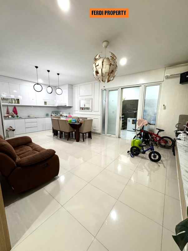 dijual rumah perumahan citra gran cibubur