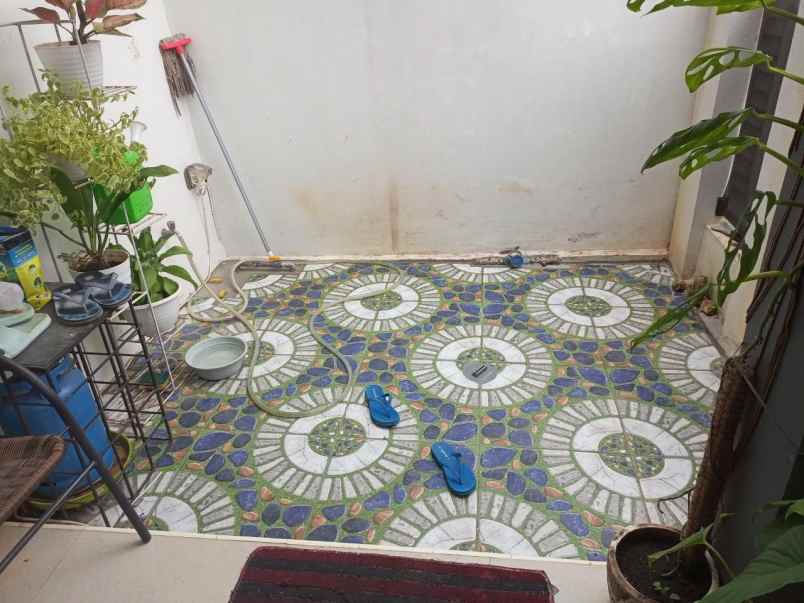 dijual rumah perumahan dian anyar