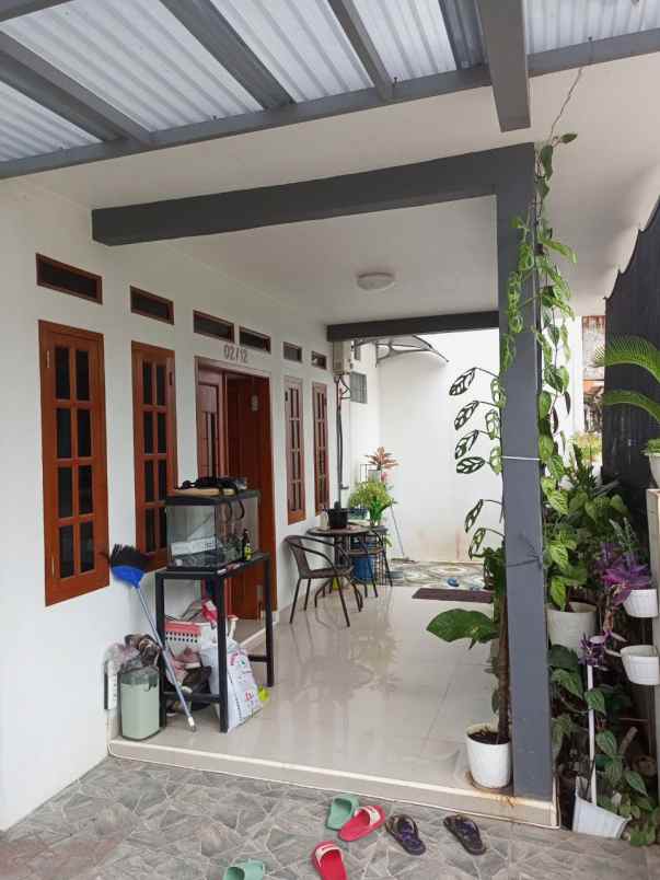 dijual rumah perumahan dian anyar