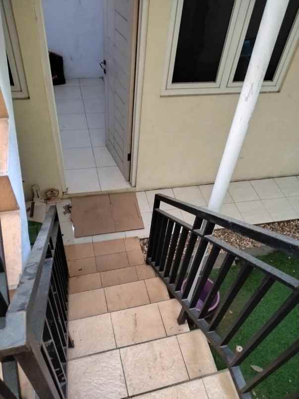 dijual rumah perumahan gayung kebonsari