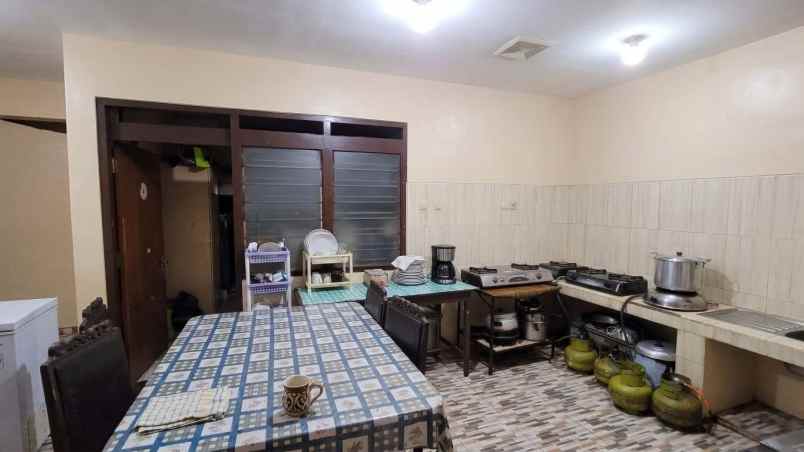 dijual rumah perumahan kutisari indah