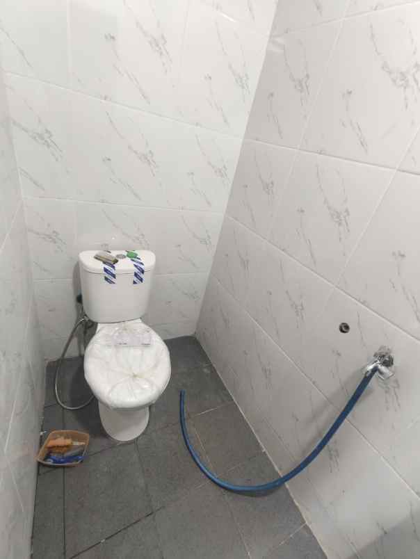 dijual rumah perumahan nirwana