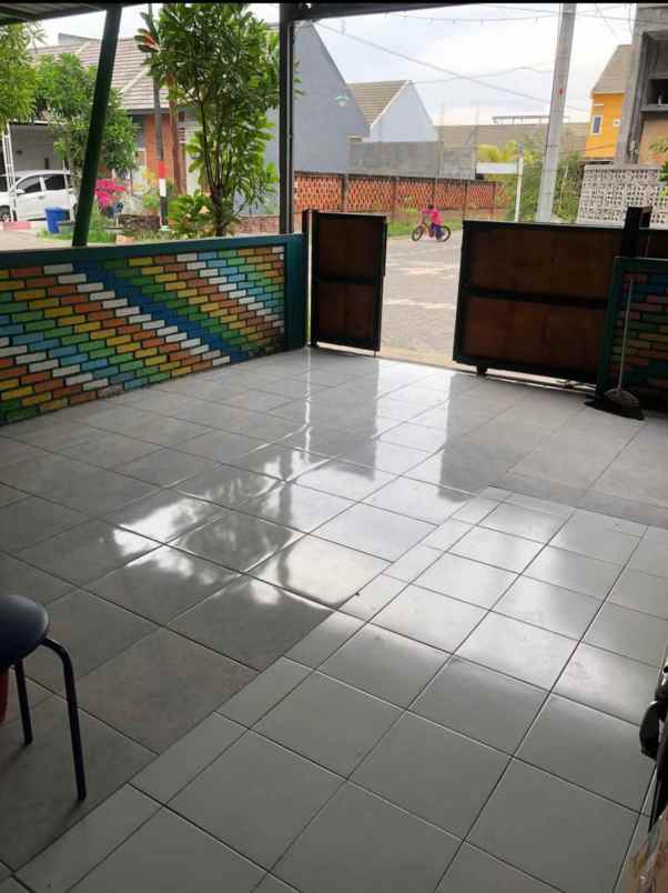 dijual rumah perumahan permata rivera