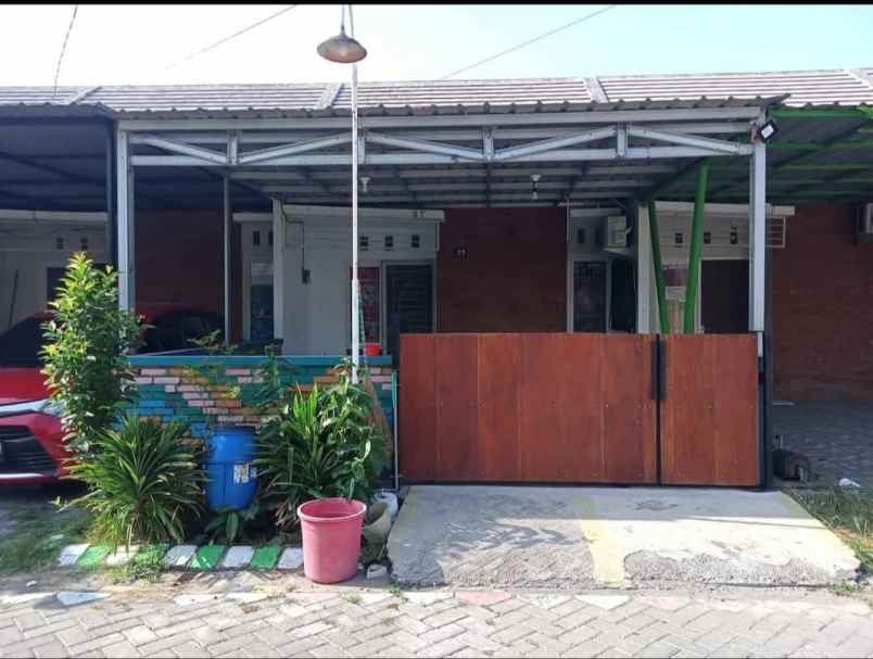 dijual rumah perumahan permata rivera
